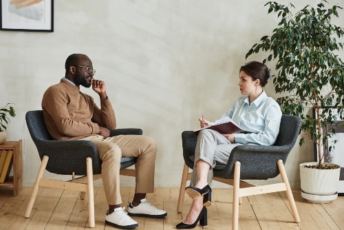 man participating in dual diagnosis treatment san diego